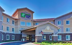 Holiday Inn Express & Suites Beaumont - Oak Valley